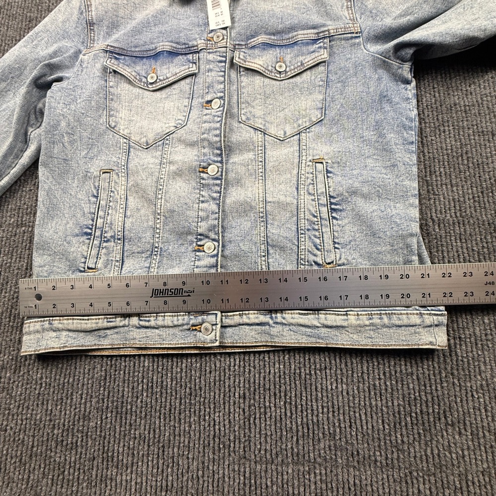 NWT Abercrombie & Fitch Womens Size Medium Light Wash Denim Jacket K1144-2116‎ - Picture 7 of 15